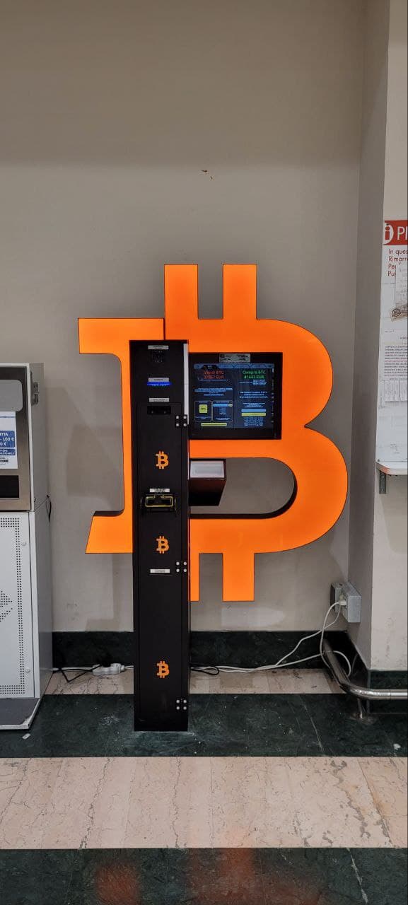 Bitcoin atm presso il Centro Commerciale Mongolfiera Foggia foto numero 1